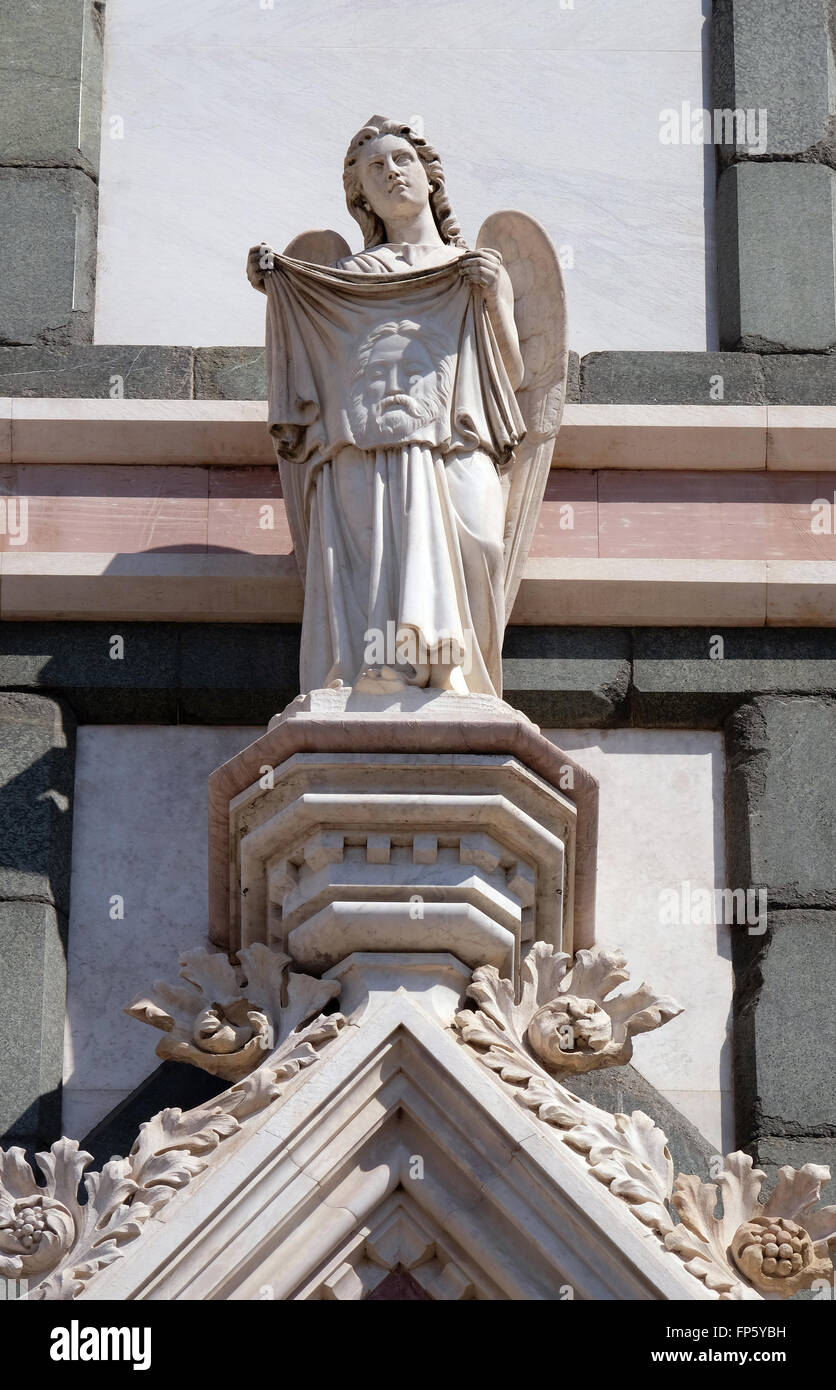 Angelo con Velo della Veronica, Basilica di Santa Croce (Basilica di Santa Croce) - la famosa chiesa francescana di Firenze, Italia Foto Stock