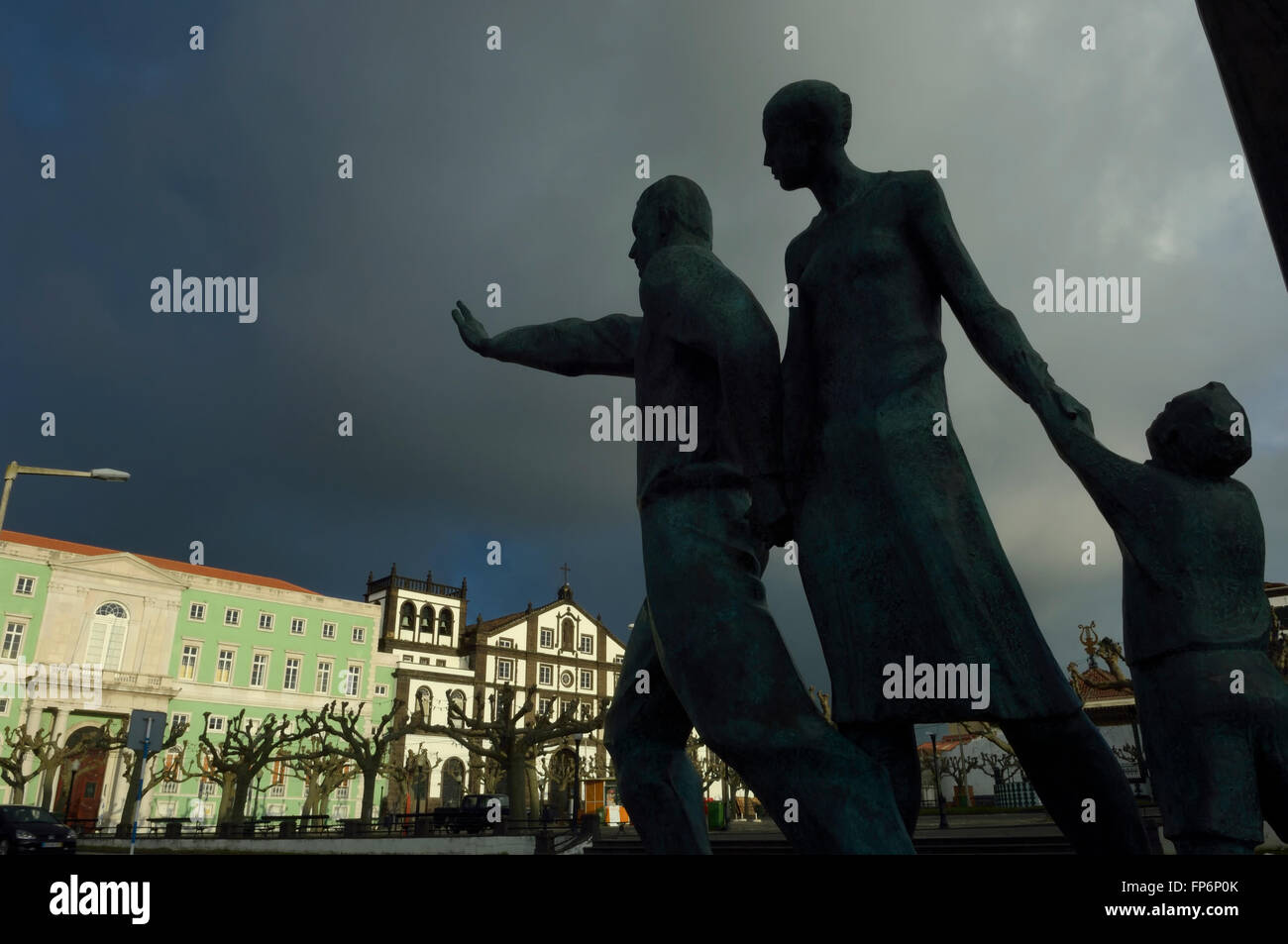 Monumento al emigranti delle Azzorre. Ponta Delgada. Sao Miguel Island. Azzorre Foto Stock