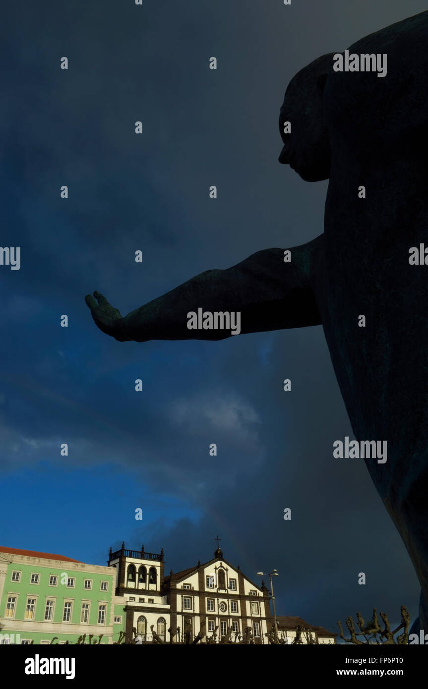 Monumento al emigranti delle Azzorre. Ponta Delgada. Sao Miguel Island. Azzorre Foto Stock