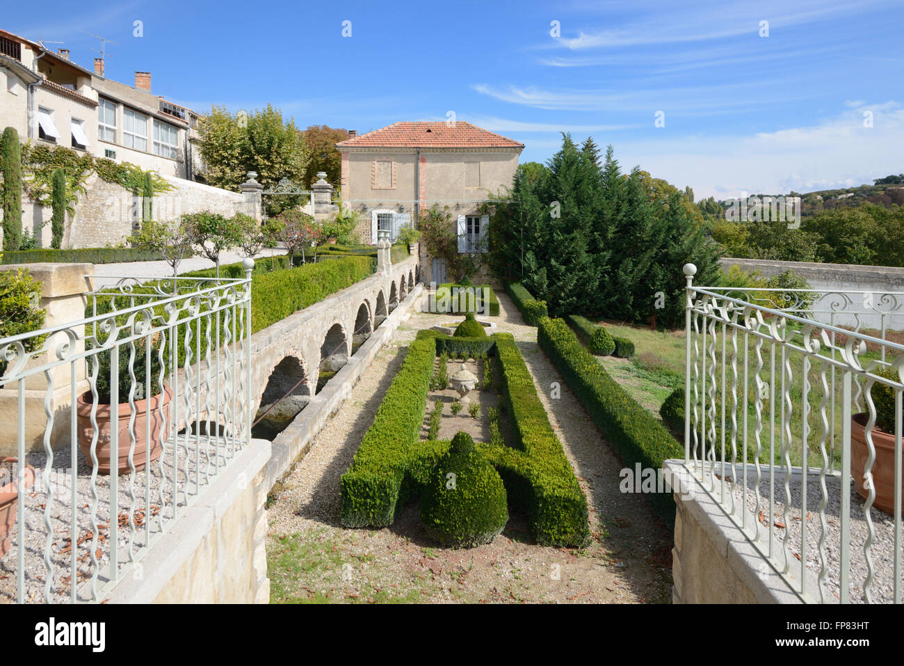 Il francese giardini a terrazza Château du Grand Jardin Valensole Alpes-de-Haute-Provence Provence Francia Foto Stock