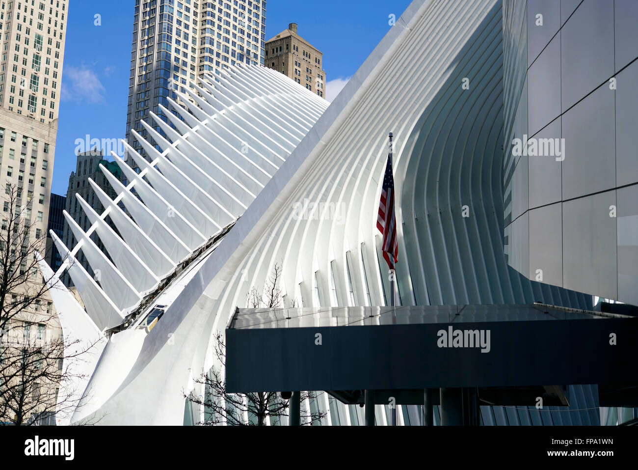Una chiusa vista di occhio del world trade center hub di trasporto il percorso dalla stazione di Lower Manhattan, New York City, Stati Uniti d'America Foto Stock