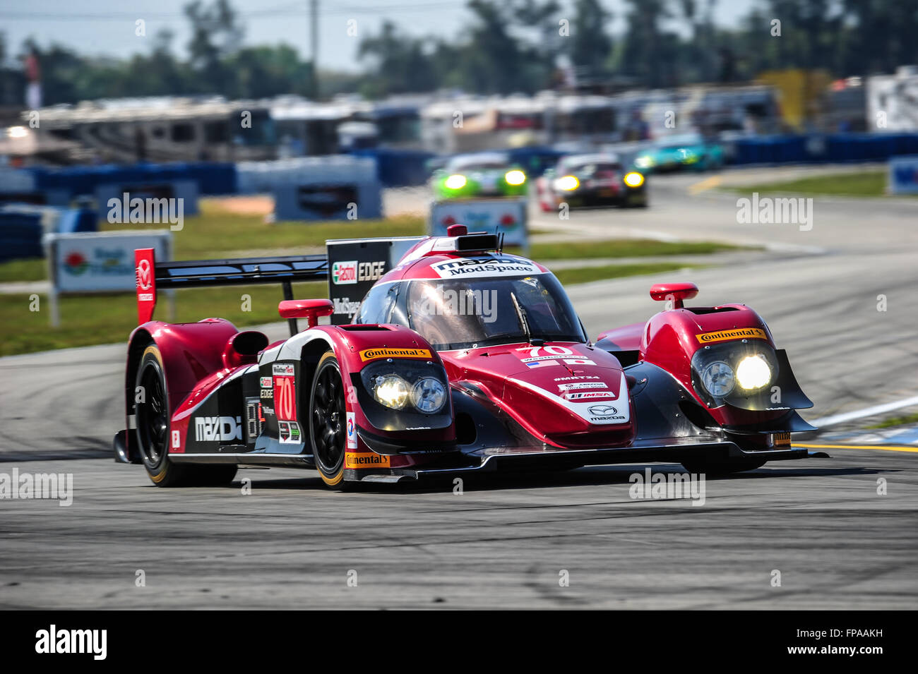 Sebring, Florida, Stati Uniti d'America. Xvii Mar, 2016. Imsa WTSC 12 Ore di Sebring gara endurance. Giovedì libere il giorno. #70 MAZDA MOTORSPORTS (USA) MAZDA Joel Miller (USA) TOM LUNGO (USA) Ben Devlin (GBR) KEIKO IHARA (JPN) Credito: Azione Sport Plus/Alamy Live News Foto Stock