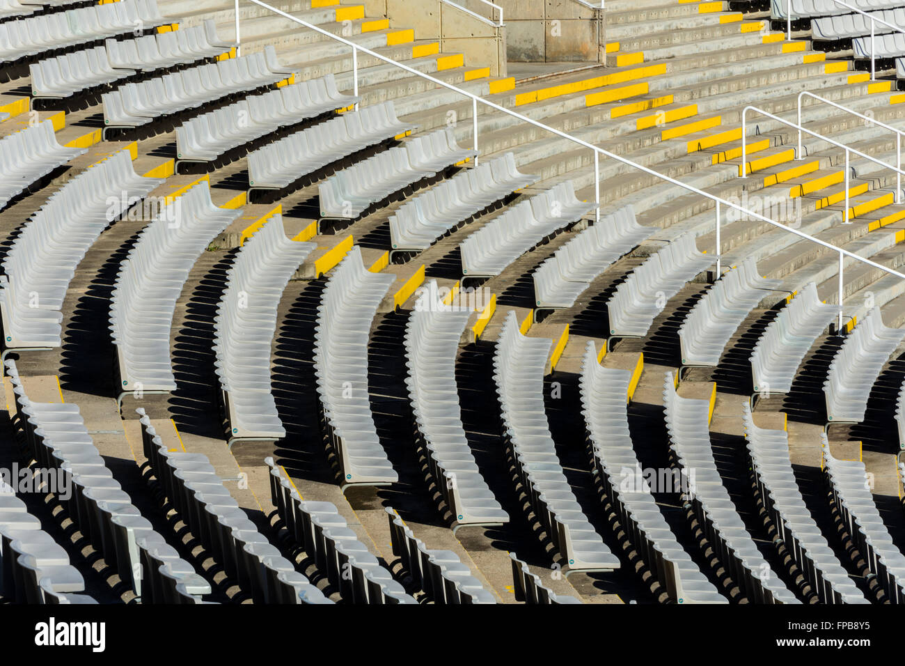 I posti vuoti nella Estadi Olímpic Lluís Companys stadium di Barcellona. Foto Stock