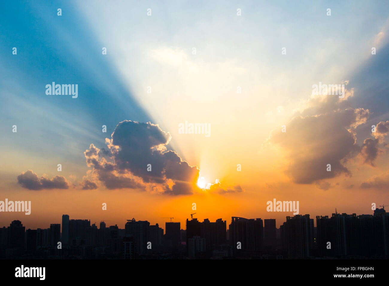 Twilight glow e sullo skyline Foto Stock