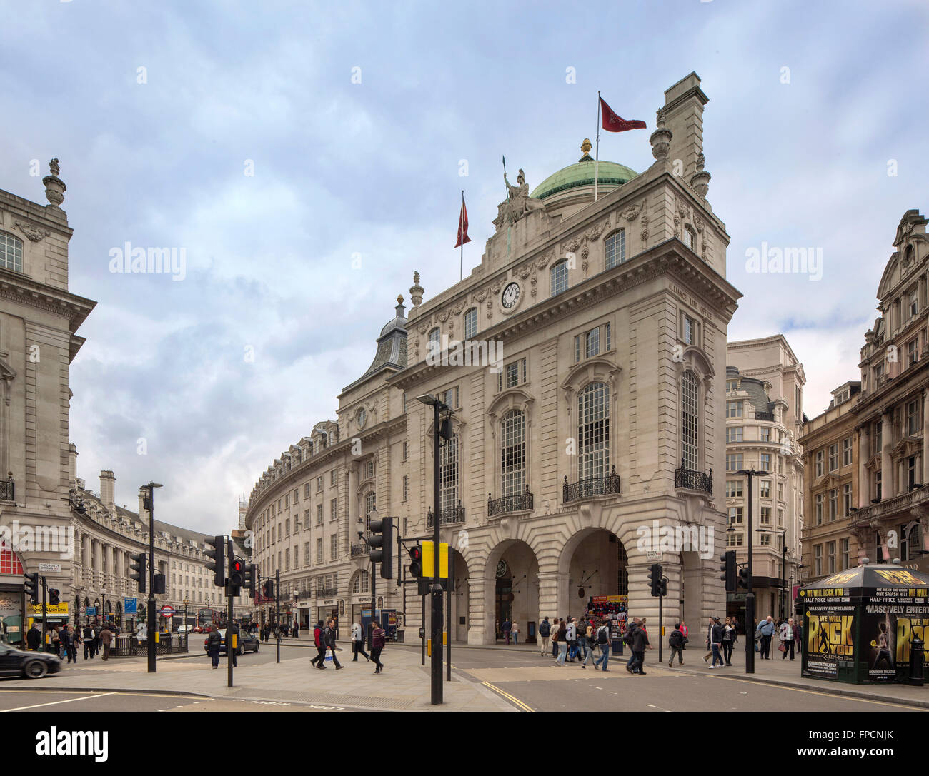 Una vista esterna di un famoso edificio a Londra, il Cafe Royal. Foto Stock