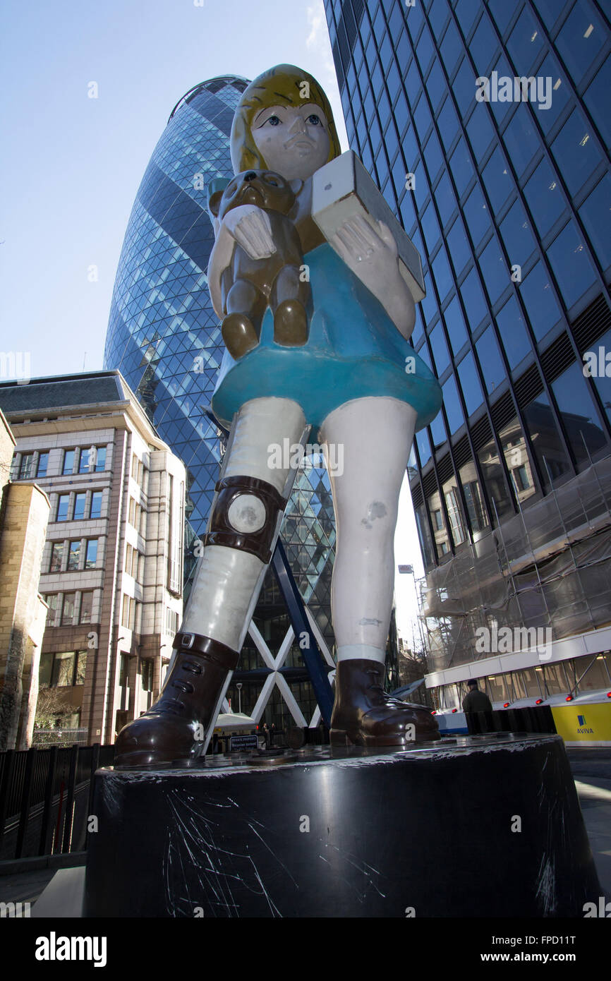La carità nella città di Carità Damien Hirst, scultura nella città di Londra Foto Stock