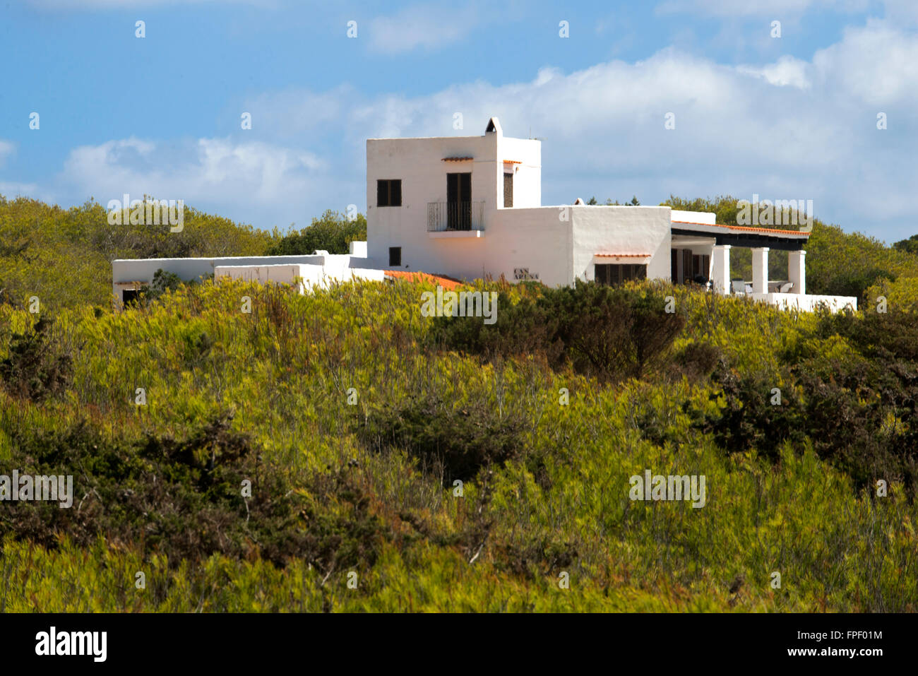 Tipica casa bianca di Formentera. Spiaggia di Migjorn, isola di Formentera, isole Baleari, Spagna. Foto Stock