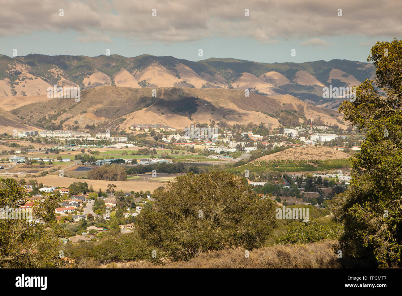 Vista di Cal Poly e San Luis Obispo dal Vescovo di picco, San Luis Obispo, California Foto Stock