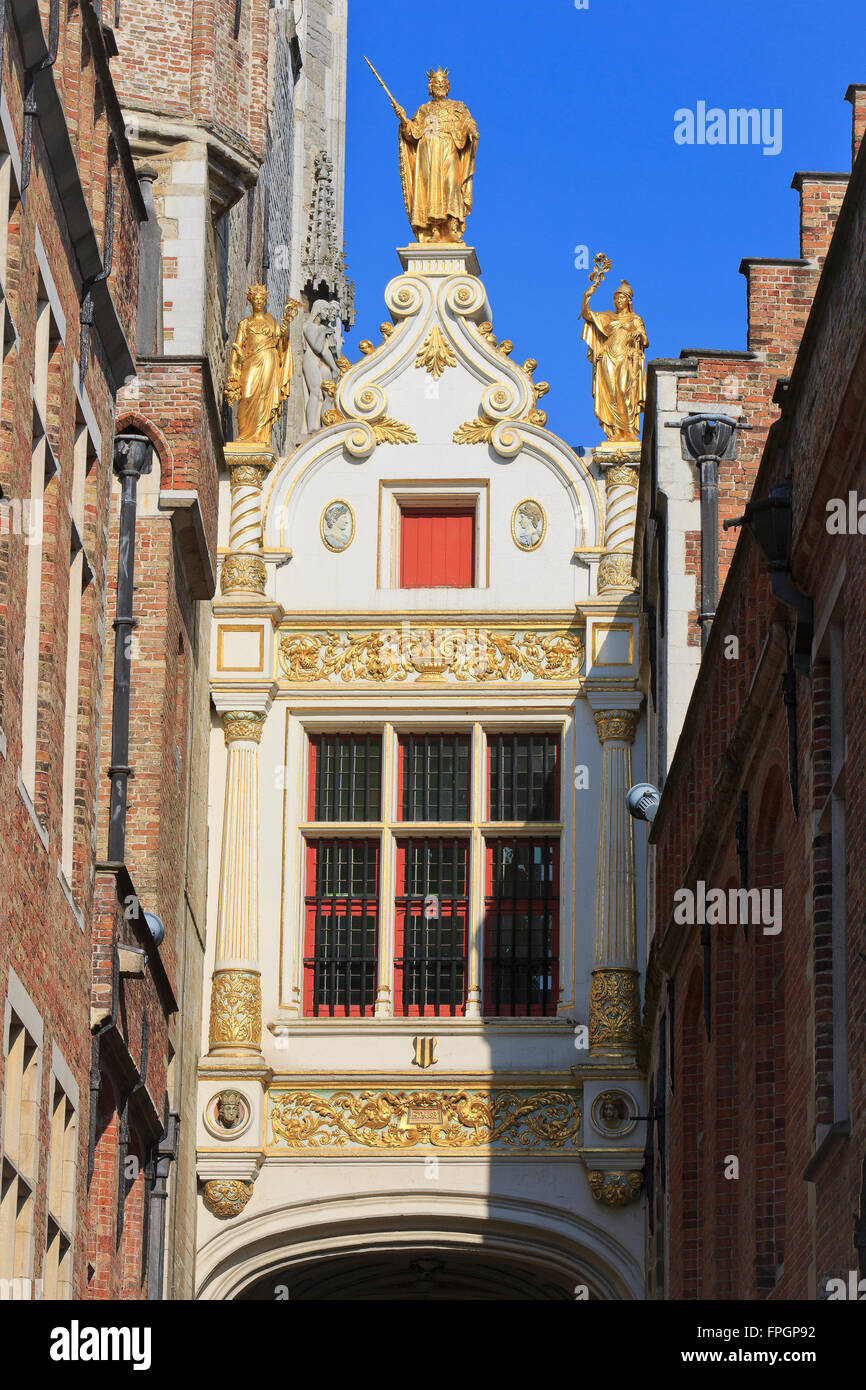 Statua di Baldwin I braccio di ferro (830s-879), Markgrave (Count) delle Fiandre, presso l'Asino cieco Street a Bruges, Belgio Foto Stock