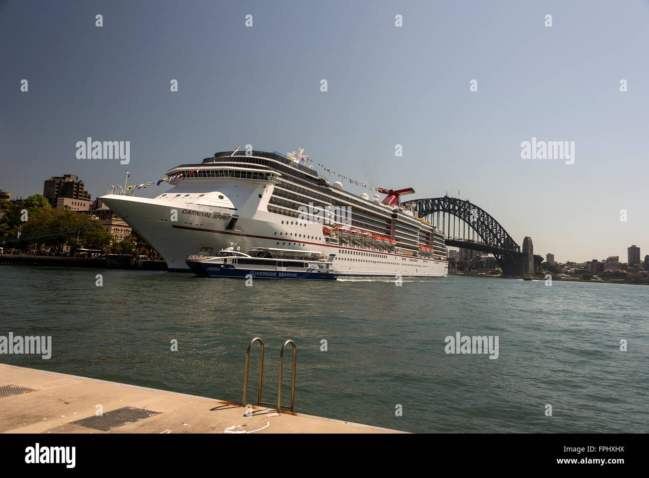La nave da crociera Carnival spirito ancorata in Circular Quay di Sydney, Nuovo Galles del Sud in Australia. Foto Stock