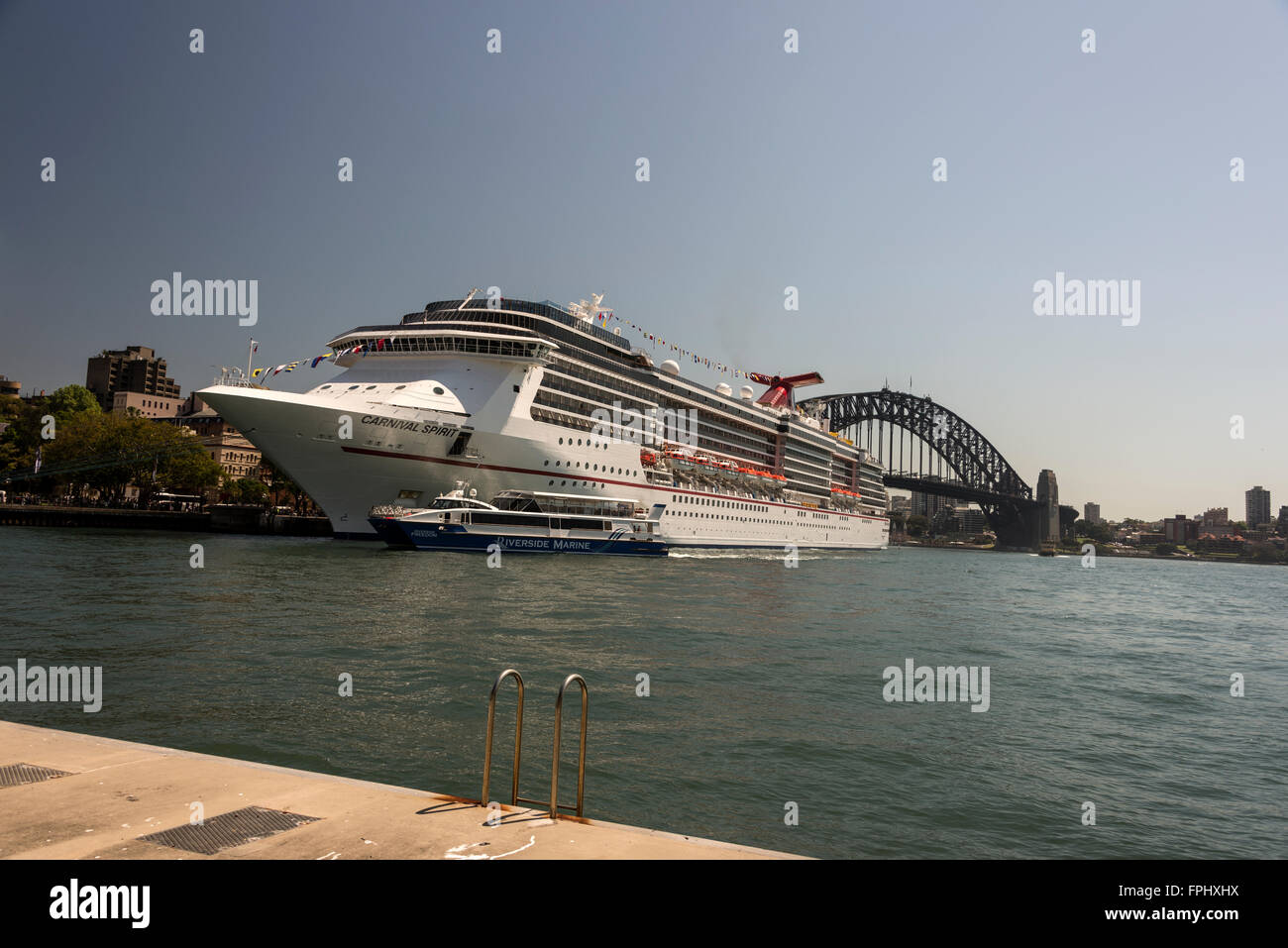 La nave da crociera Carnival spirito ancorata in Circular Quay di Sydney, Nuovo Galles del Sud in Australia. Foto Stock
