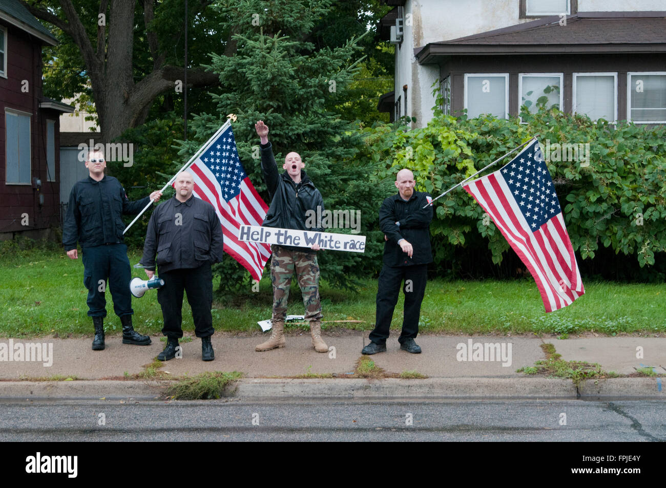 Minneapolis, Minnesota. Raduno neonazista. Il neonazista nazionale movimento socialista dimostrando in Minneapolis, MN. Foto Stock