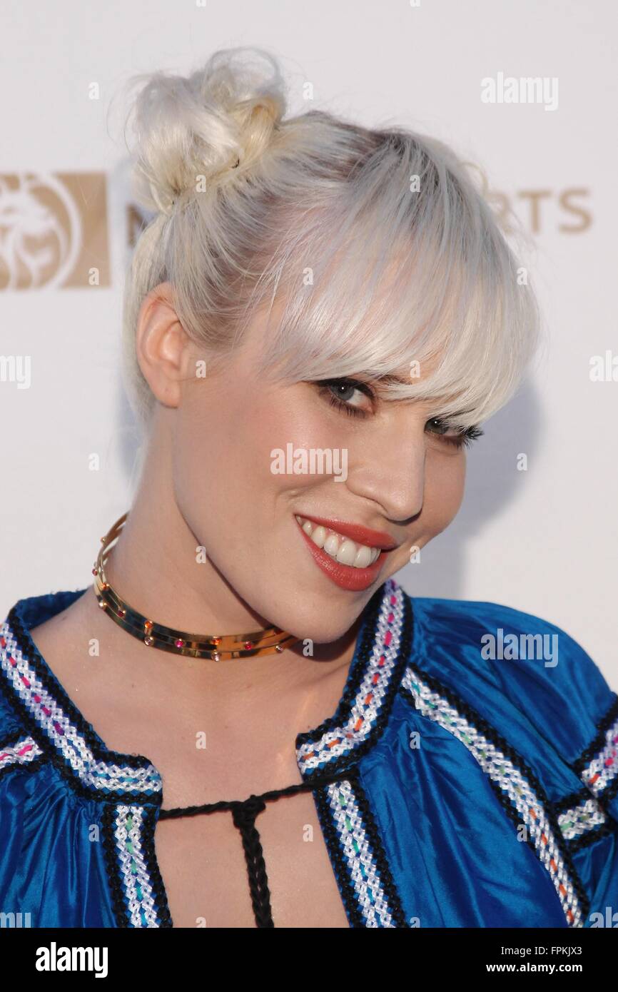 Natasha bedingfield cirque du soleils quarto annuale una notte immagini