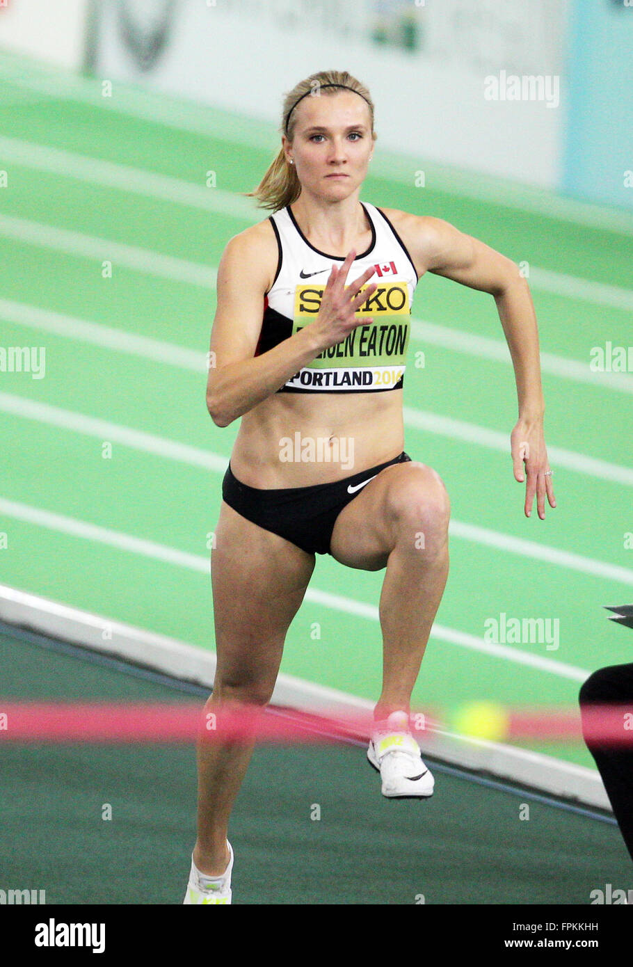 Portland, Oregon, Stati Uniti d'America. Marzo 18, 2016: Brianne Theisen Eaton del Canada compete nel salto in alto porzione di donne del pentathlon al mondo 2016 Track & Field campionati a Centro Convegni Oregon, Portland, O. Larry C. Lawson/CSM Credito: Cal Sport Media/Alamy Live News Foto Stock