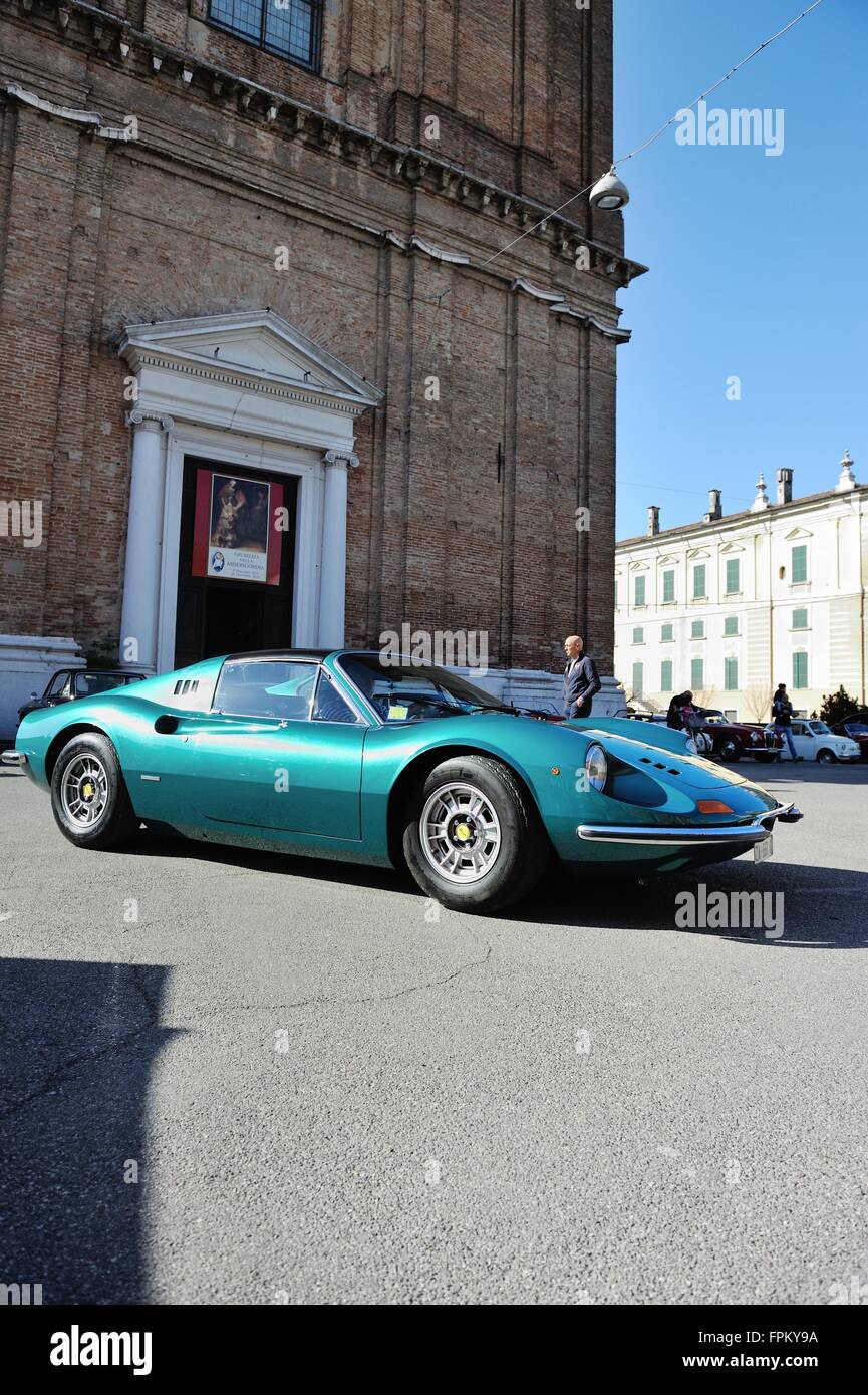 Pralboino, Italia. Xix marzo, 2016. Un verde 1974 Ferrari Dino 246 GTS è pronto per il Trofeo Foresti. Roberto Cerruti/Alamy Live News Foto Stock