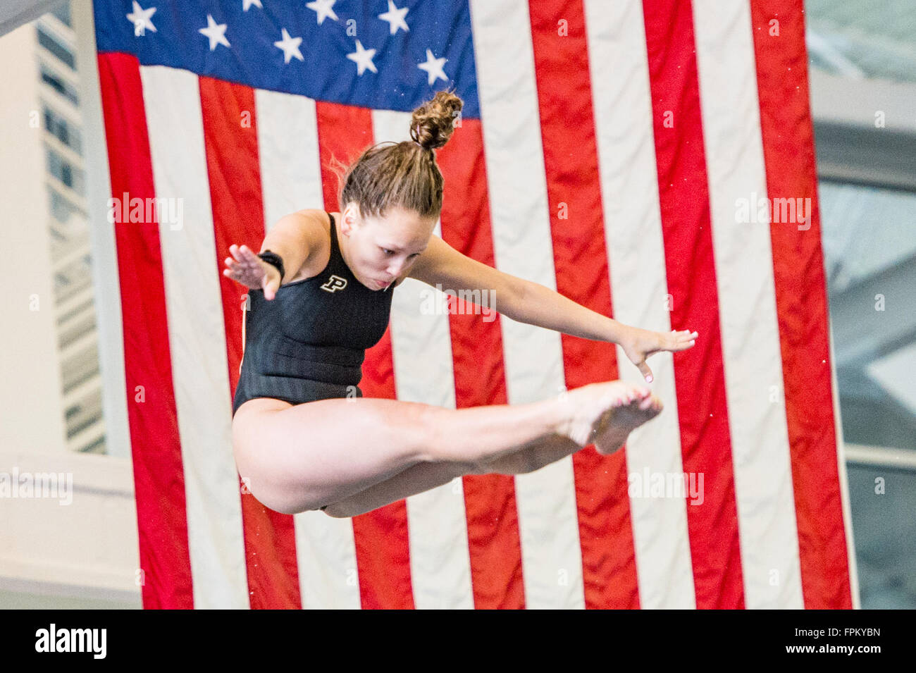 Purdue diver Lexi Vincent durante il NCAA donna Nuoto e Immersioni Subacquee campionato sabato 19 marzo, 2016 presso la Georgia Tech Campus Recreation Centre in Atlanta, GA. Giacobbe Kupferman/CSM Foto Stock