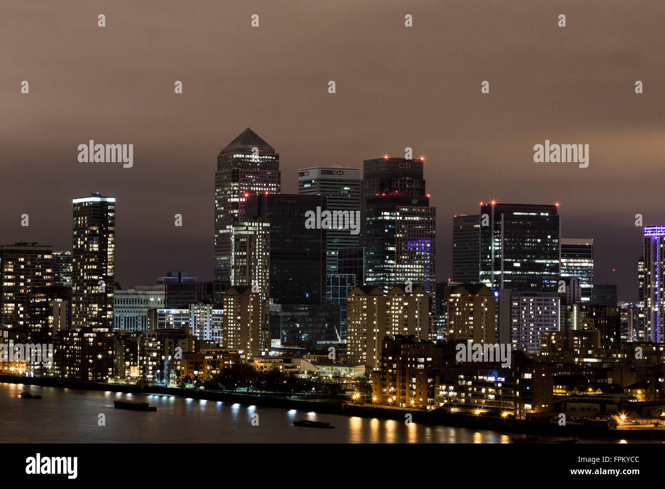 Londra, Regno Unito. Xix marzo, 2016. "Earth Hour' lights out su Canary Wharf business park edifici Credito: Guy Corbishley/Alamy Live News Foto Stock