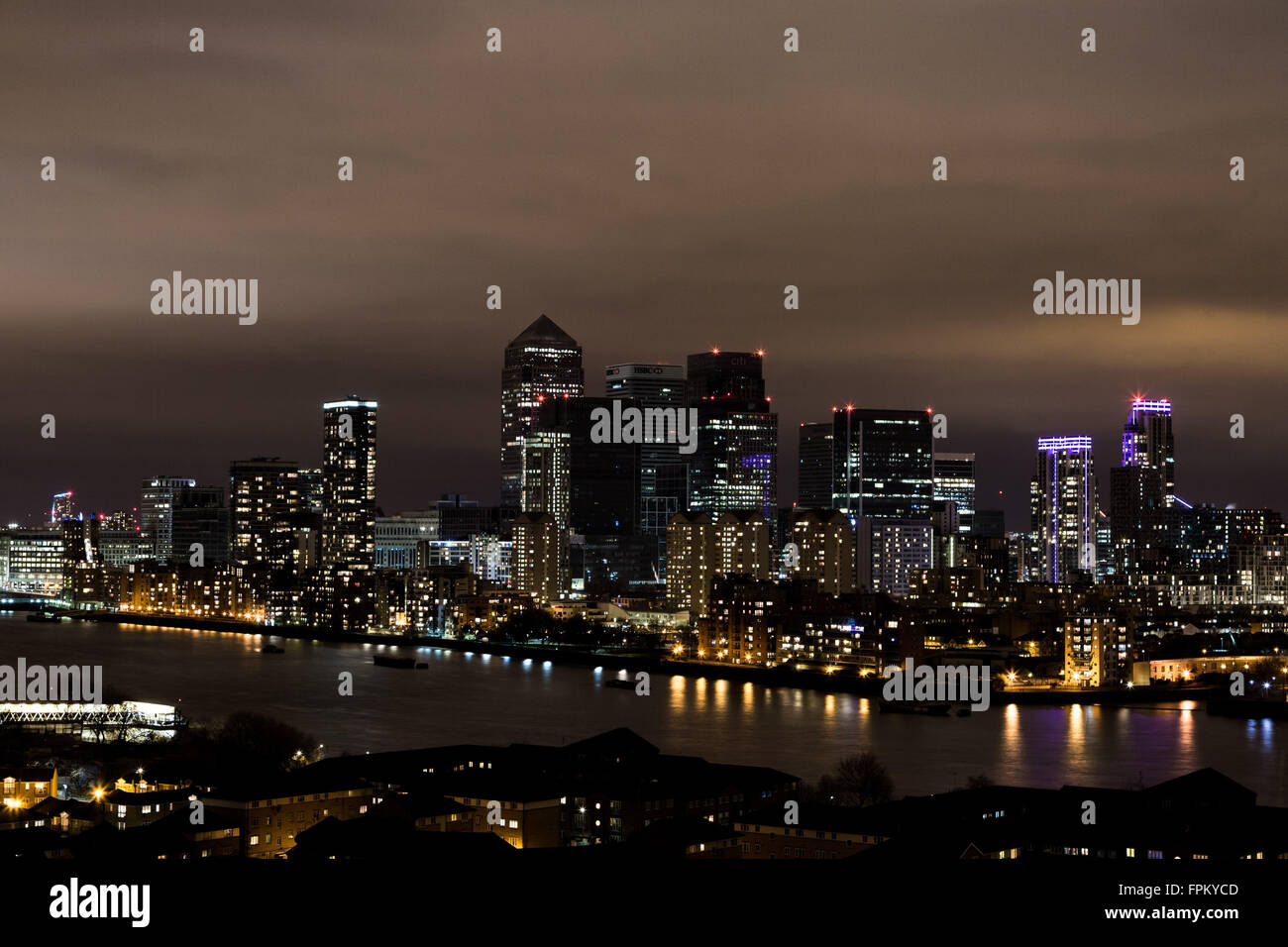 Londra, Regno Unito. Xix marzo, 2016. "Earth Hour' lights out su Canary Wharf business park edifici Credito: Guy Corbishley/Alamy Live News Foto Stock