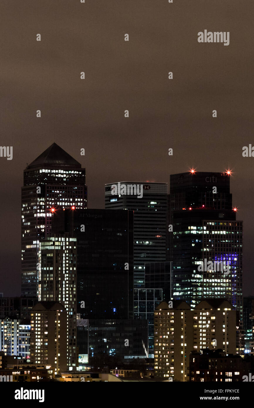 Londra, Regno Unito. Xix marzo, 2016. "Earth Hour' lights out su Canary Wharf business park edifici Credito: Guy Corbishley/Alamy Live News Foto Stock