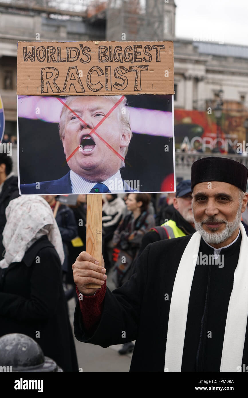 Londra, Regno Unito. Xix marzo, 2016. Migliaia di marzo e rally per la demo nazionale rifugiati benvenuto qui - Stand fino alla lotta contro il razzismo e l'islamofobia e l'antisemitismo e fascismo in Trafalgar Square a Londra. Credito: Vedere Li/Alamy Live News Foto Stock