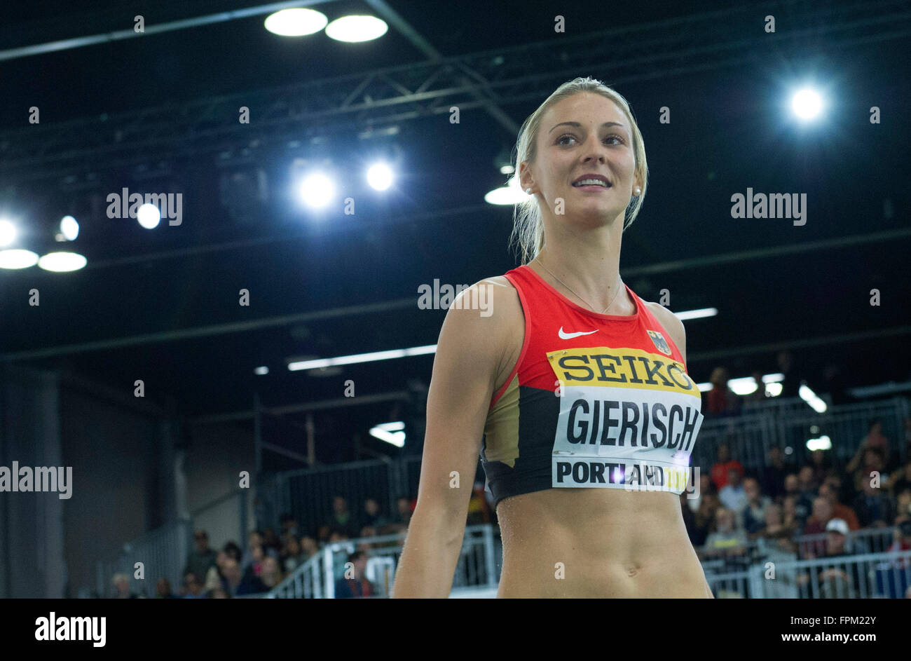 Portland, Stati Uniti d'America. Xix Mar, 2016. Kristin Gierisch di Germania reagisce in Donne Salto triplo Finale al 2016 IAAF Campionati mondiali Indoor presso la Oregon Convention Center a Portland, Oregon, Stati Uniti, il 19 marzo 2016. Kristin Gierisch ha vinto la medaglia d argento con 14.30 metri. © Yang Lei/Xinhua/Alamy Live News Foto Stock