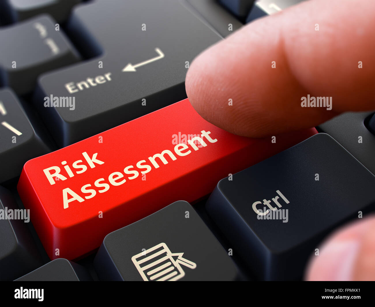 Valutazione del rischio - Scritto sul rosso dei tasti della tastiera. Foto Stock