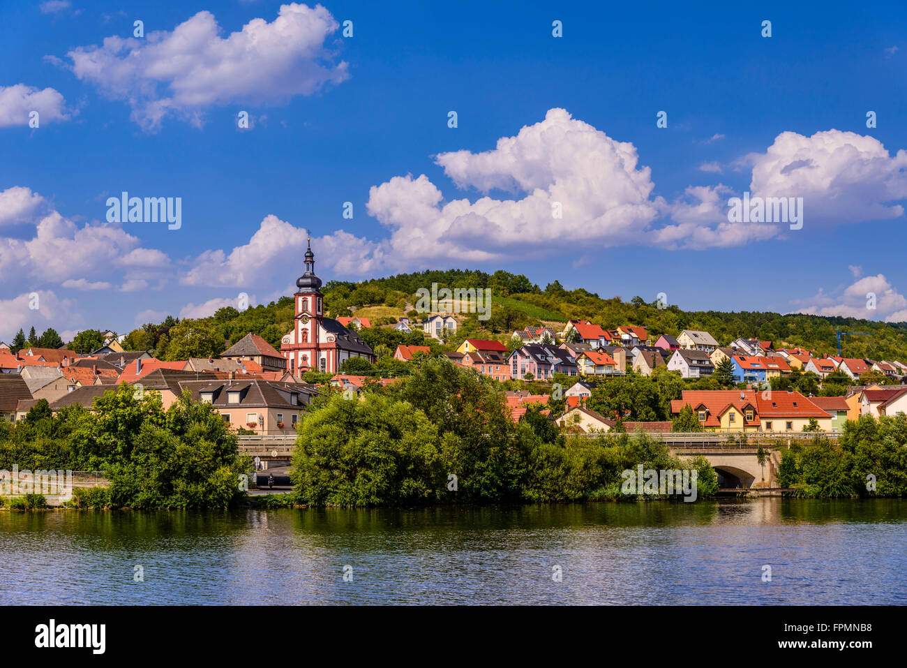 In Germania, in Baviera, Bassa Franconia, Retzbach, comune Zellingen, fiume Main con vista locale Foto Stock