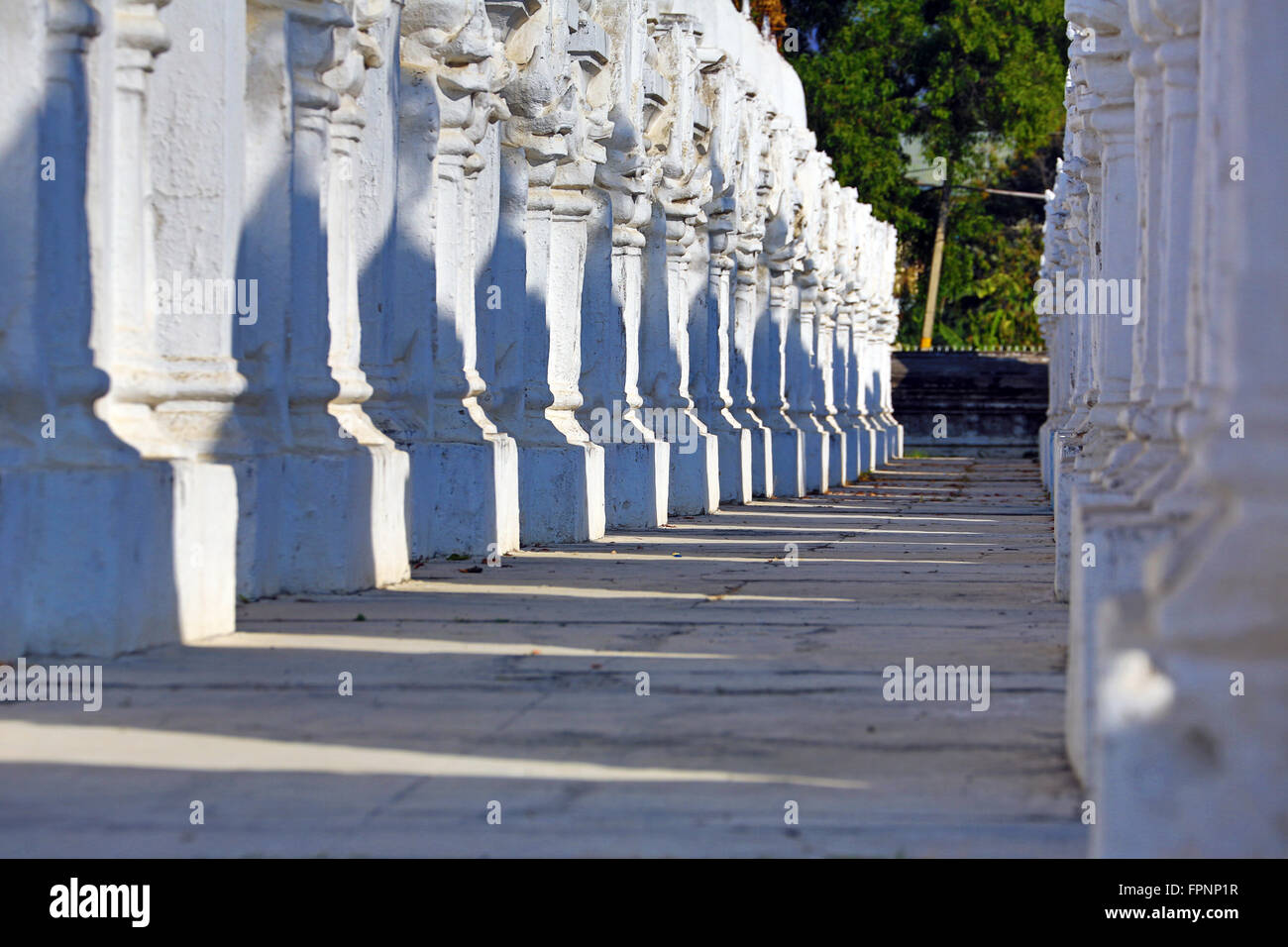 La Pagoda Kuthodaw, Mandalay Myanmar (Birmania) Foto Stock