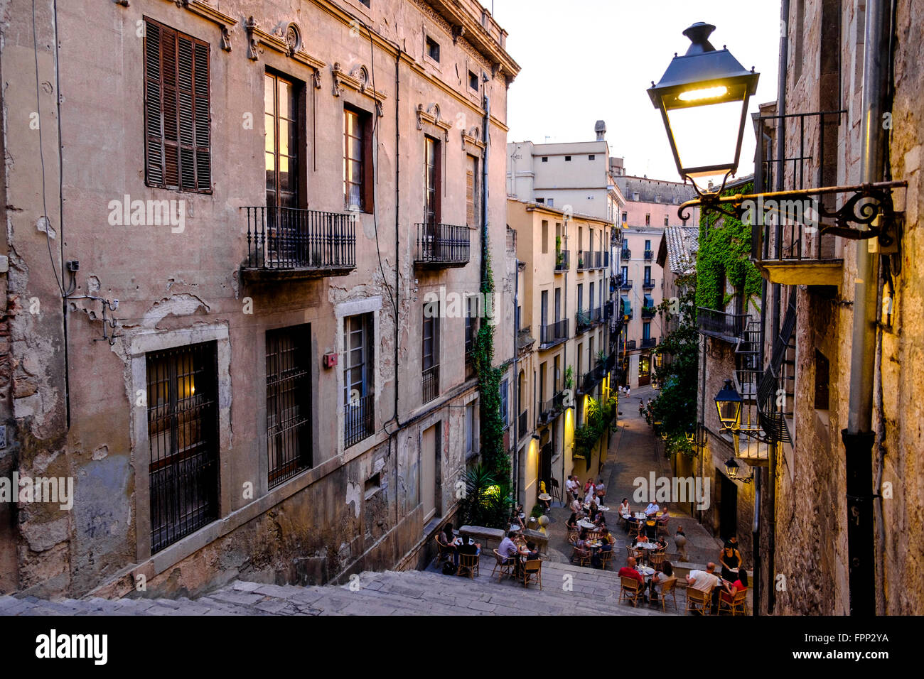 Pujada de Sant Domenec Street nel quartiere medievale di Girona, in Catalogna, Spagna Foto Stock
