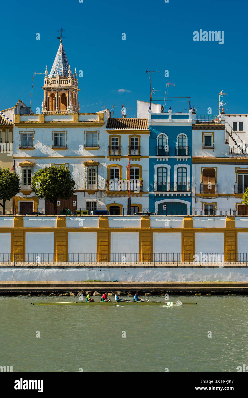 Quartiere Triana e il fiume Guadalquivir, Siviglia, Andalusia, Spagna Foto Stock