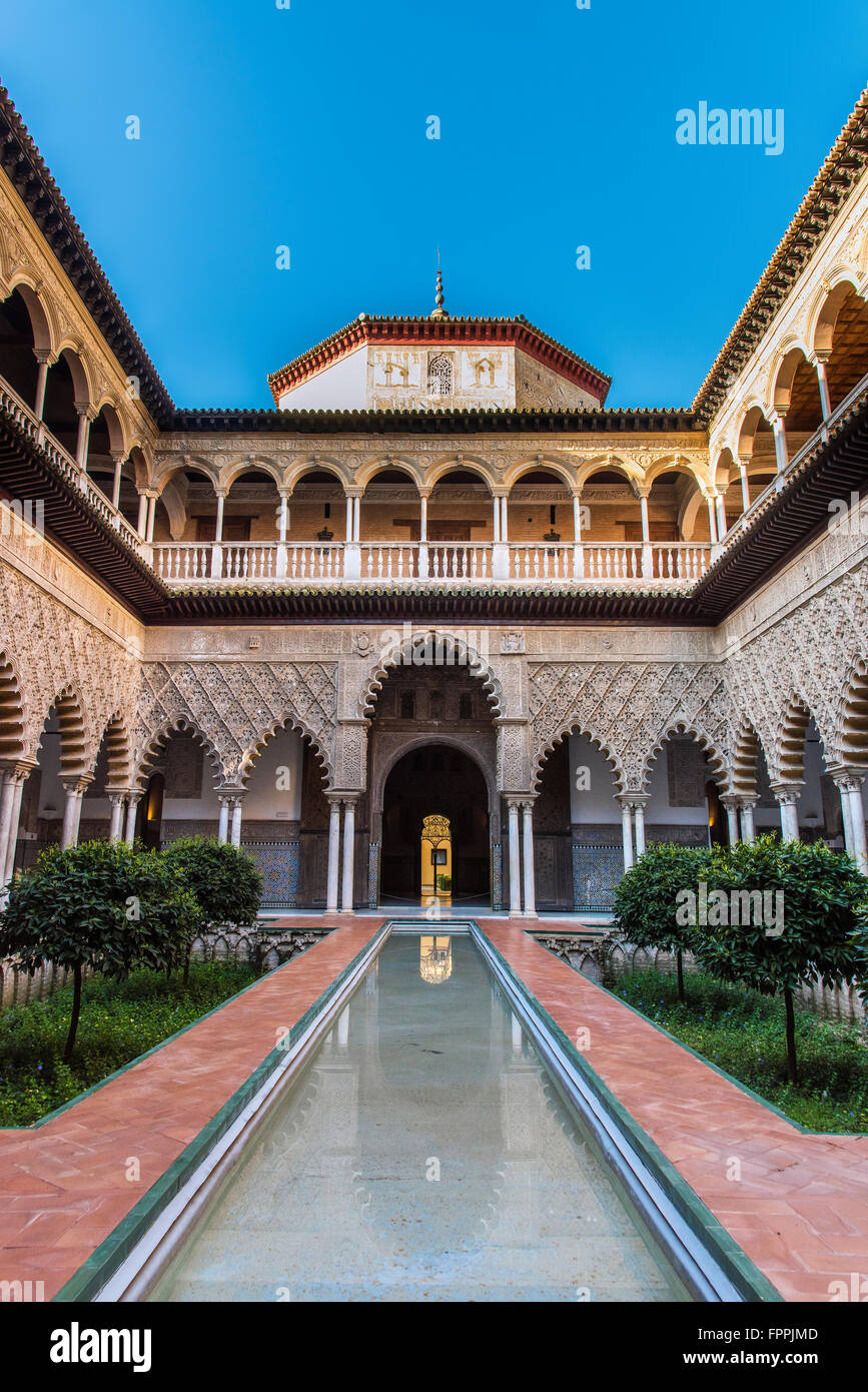 Il cortile delle fanciulle o Patio de las Doncellas, Alcazar, Siviglia, in Andalusia, Spagna Foto Stock