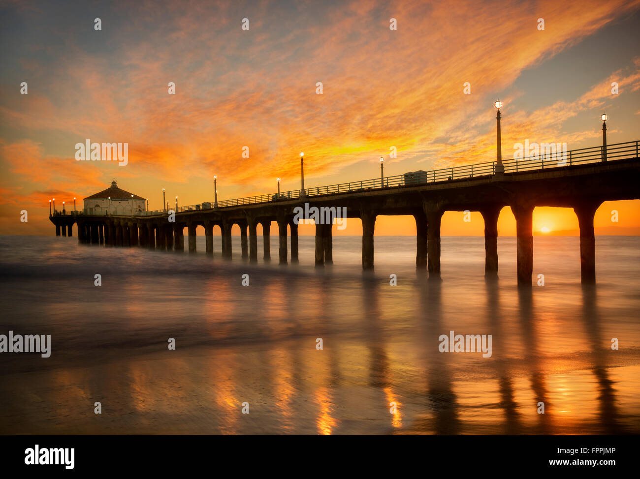 Manhattan Beach Pier al tramonto. Manhattan Beach, California Foto Stock