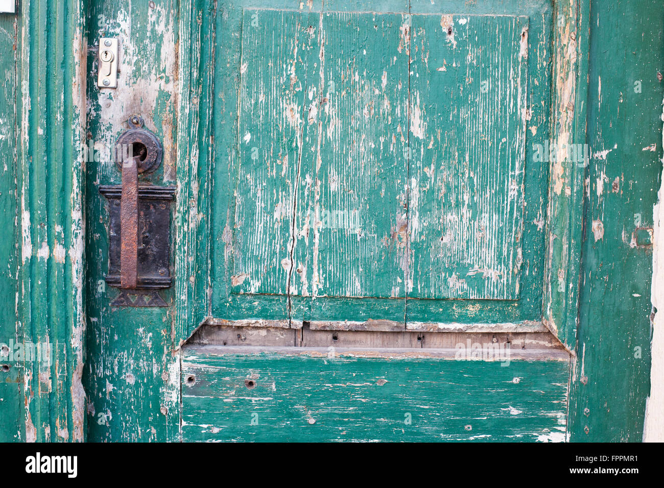 Weathered porta verde Foto Stock