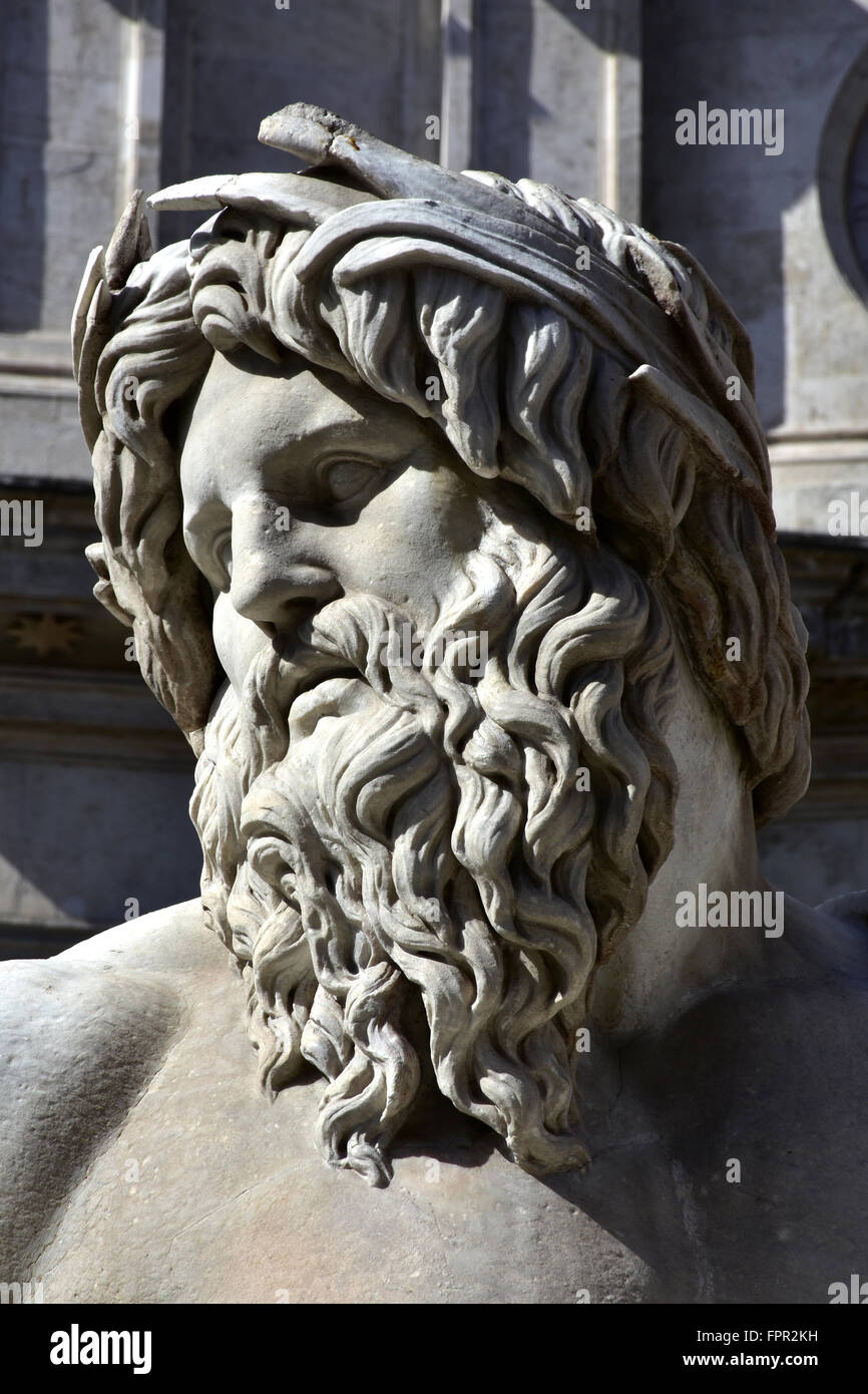 Testa di marmo del Fiume Gange statua da barocca fontana dei Quattro Fiumi a Roma Foto Stock