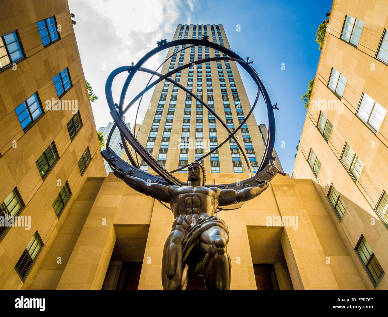 La scultura al di fuori del Rockefeller Center di New York, Stati Uniti d'America. ATLAS (1937) Lee Lawrie e René Paul Chambellan Foto Stock