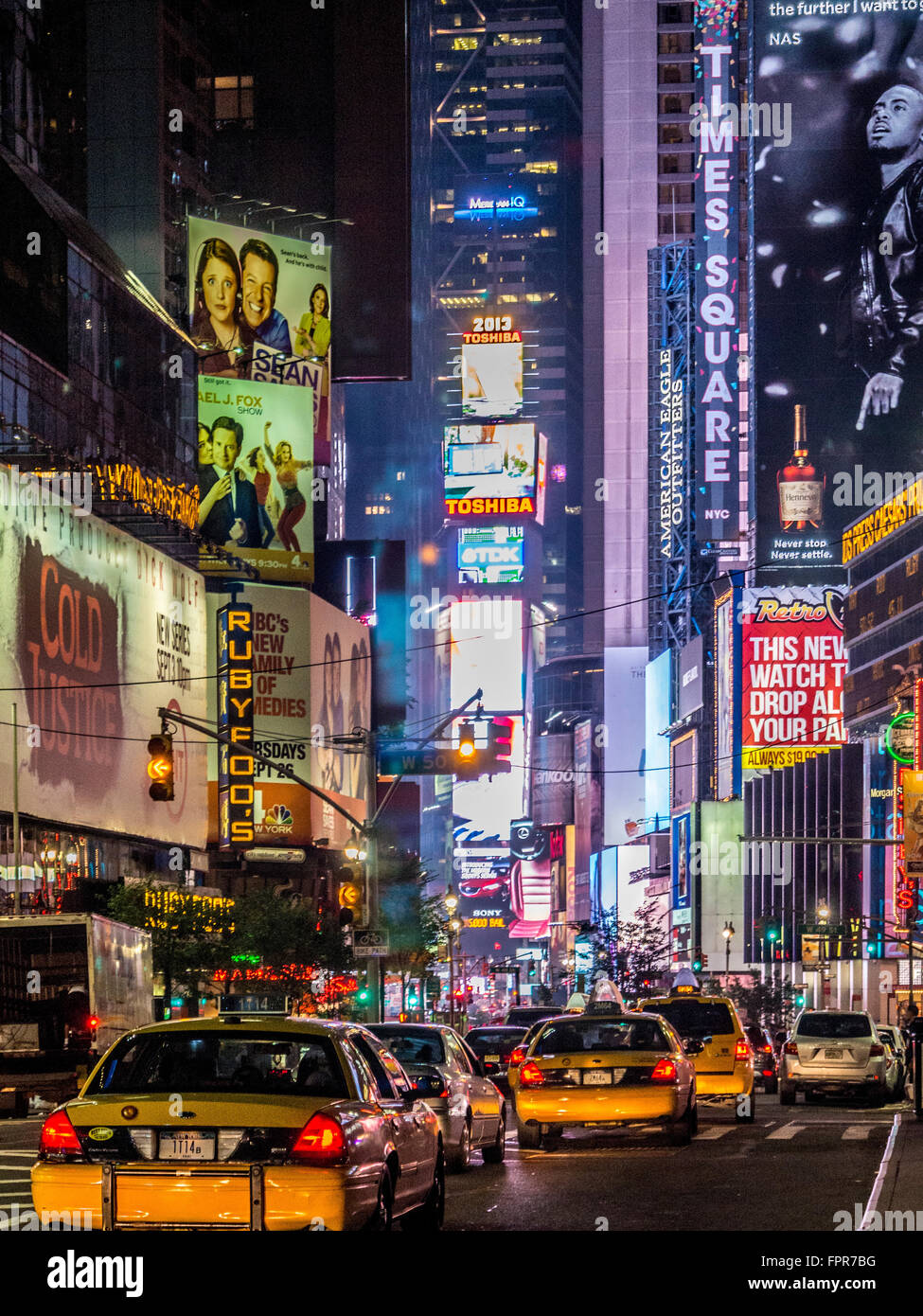 Times Square di notte, la città di New York, Stati Uniti d'America. Foto Stock