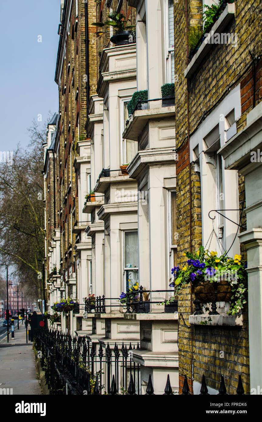 Chelsea Gardens è un palazzo vittoriano che è stato costruito nel 1879. Architettura di proprietà di Londra. Spazio per la copia Foto Stock