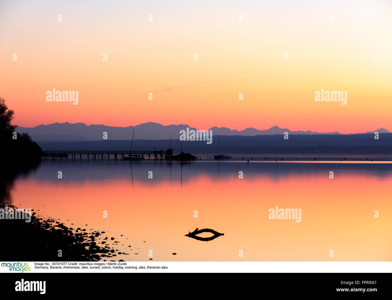 In Germania, in Baviera, Ammersee, lago, tramonto, colori, vacanze, sera, alpi ALPI BAVARESI Foto Stock