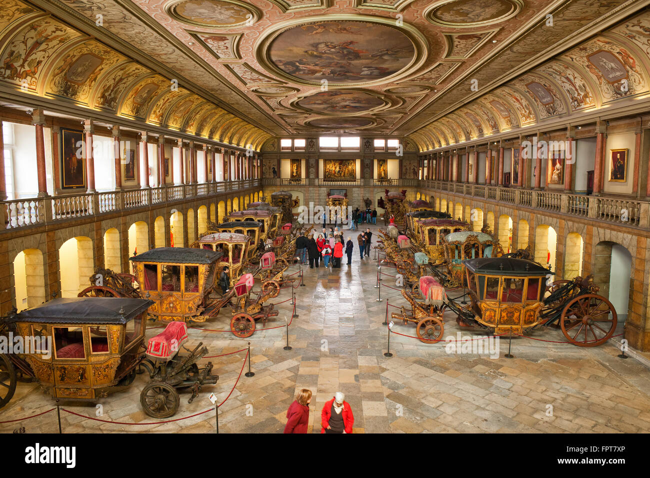 Il Portogallo, Lisbona, Allenatore Nazionale Museo interno - Museu Nacional Dos Coches, Belem palazzo storico, carrelli, pullman Foto Stock