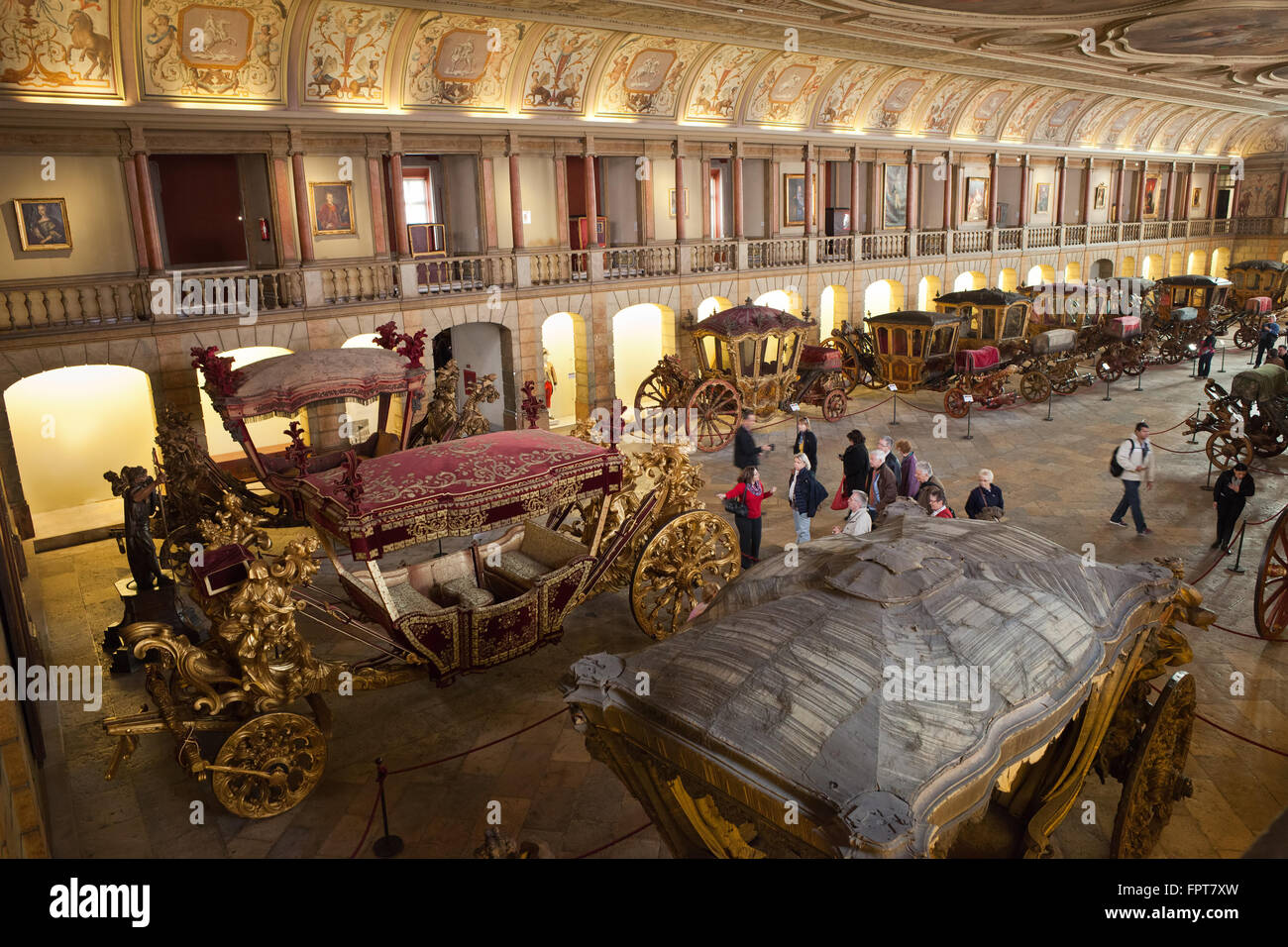 Allenatore Nazionale Museo interno - Museu Nacional Dos Coches, Belem, Lisbona, Portogallo, storico carrelli, pullman Foto Stock