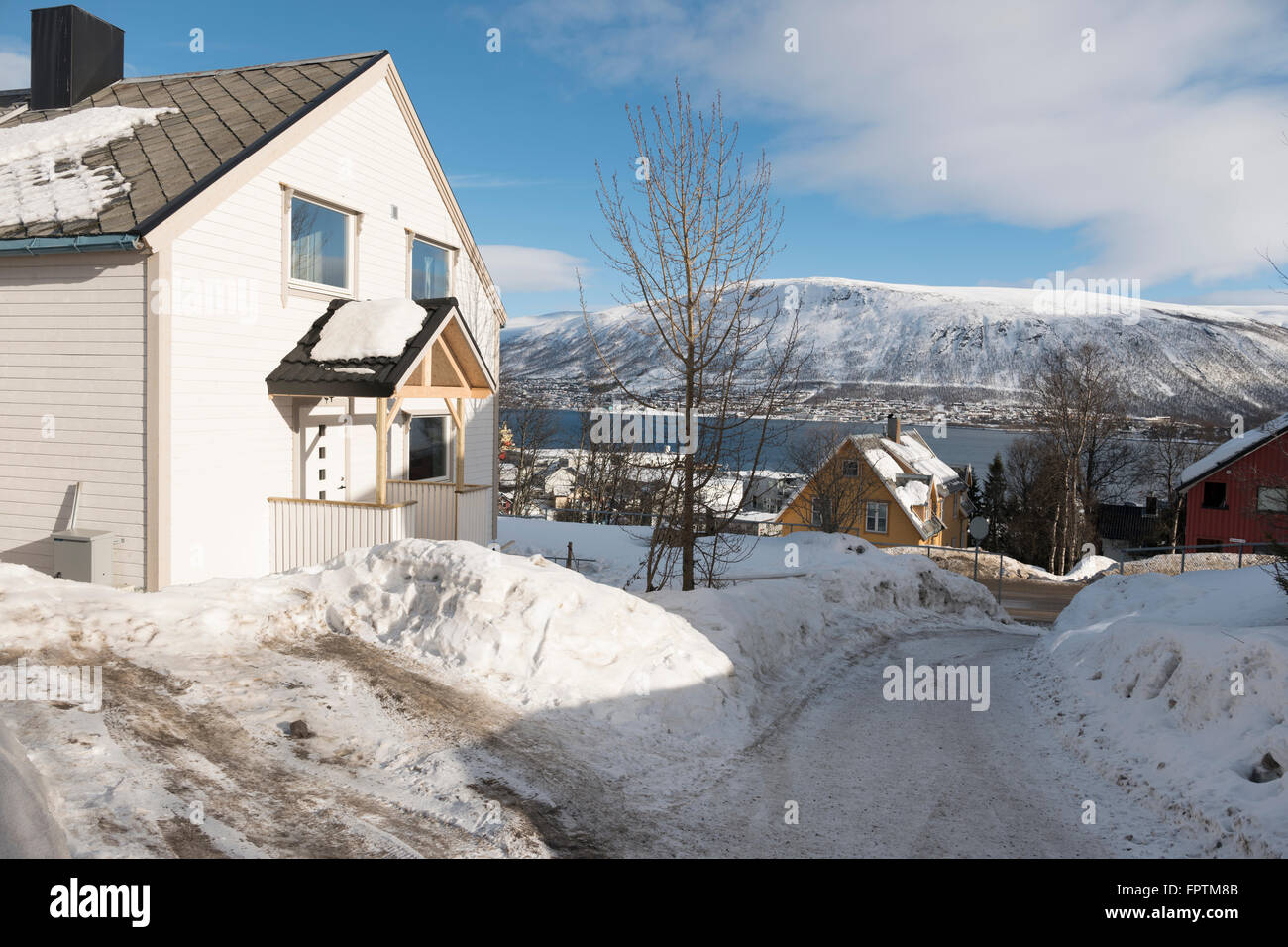 Casa norvegese in inverno, Tromso. Foto Stock