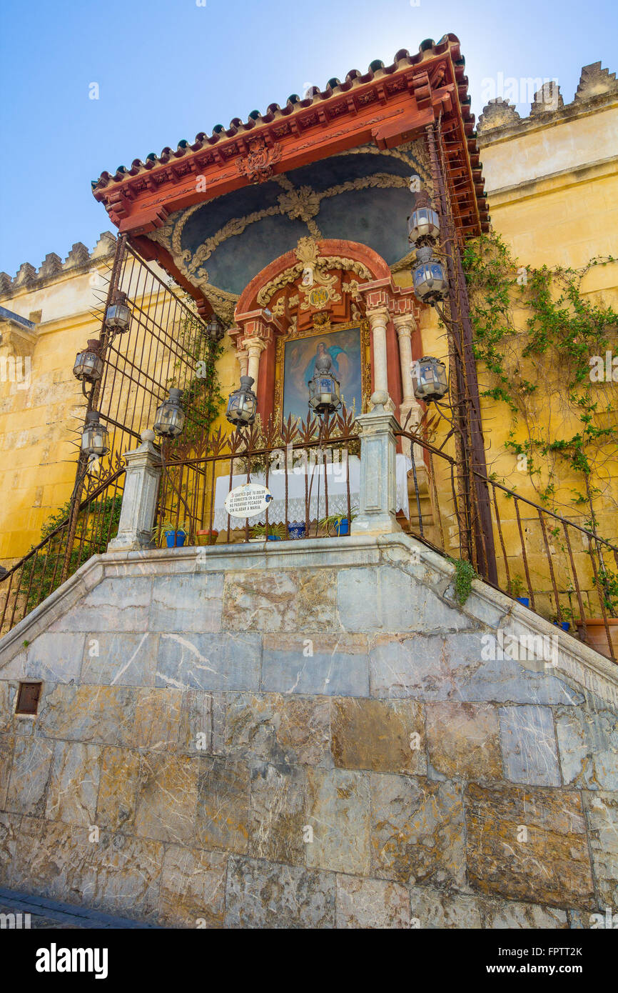 Piccola cappella all'aperto su di un lato della famosa Moschea di Cordova, Spagna Foto Stock
