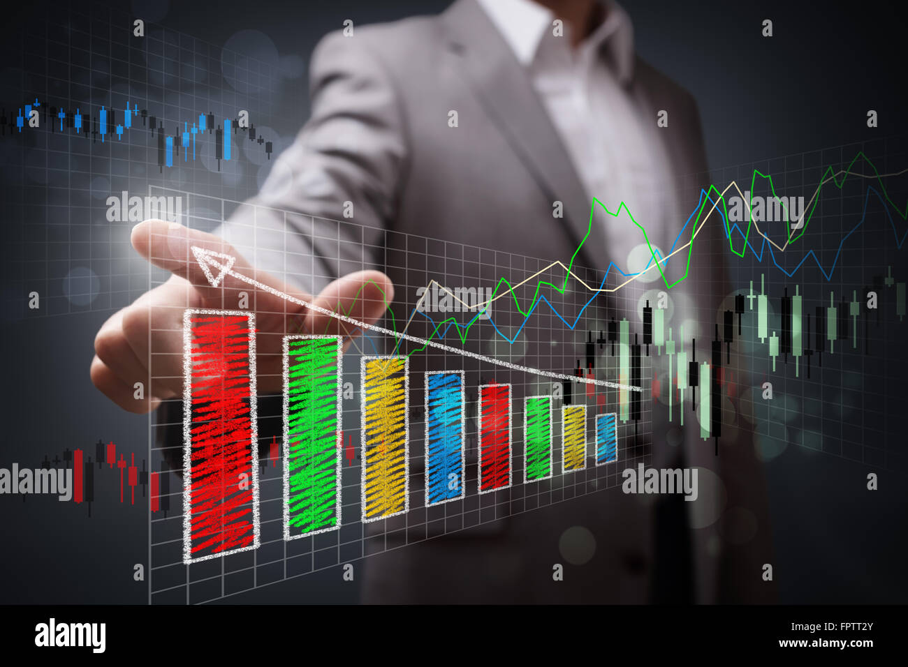 Imprenditore rivolta alla crescita di un grafico che illustra il successo del business Foto Stock