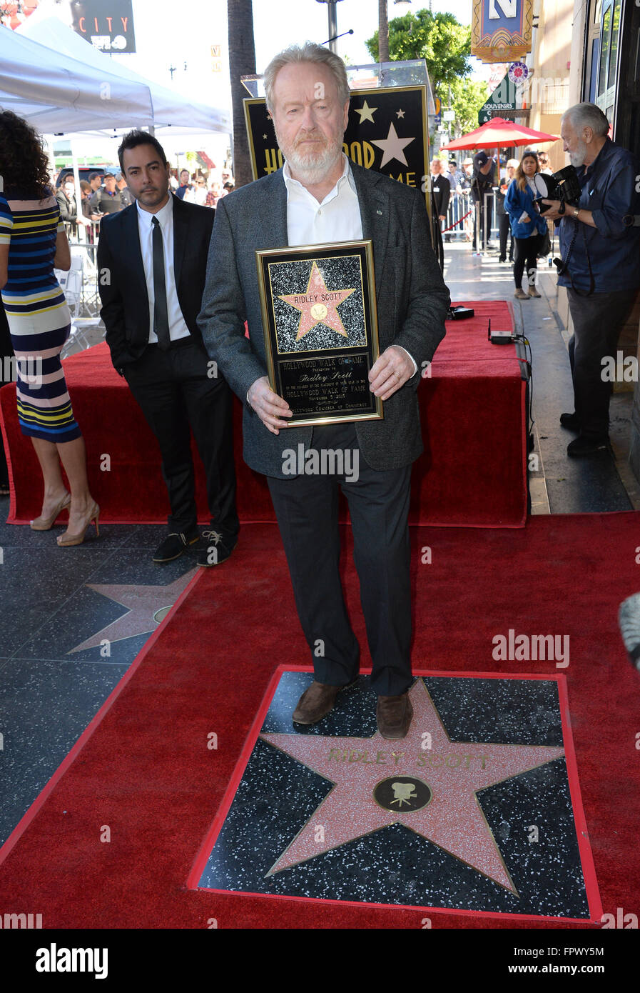 LOS ANGELES, CA - 5 Novembre 2015: regista Ridley Scott su Hollywood Boulevard dove fu onorato con la 2,564th della stella sulla Hollywood Walk of Fame. Foto Stock