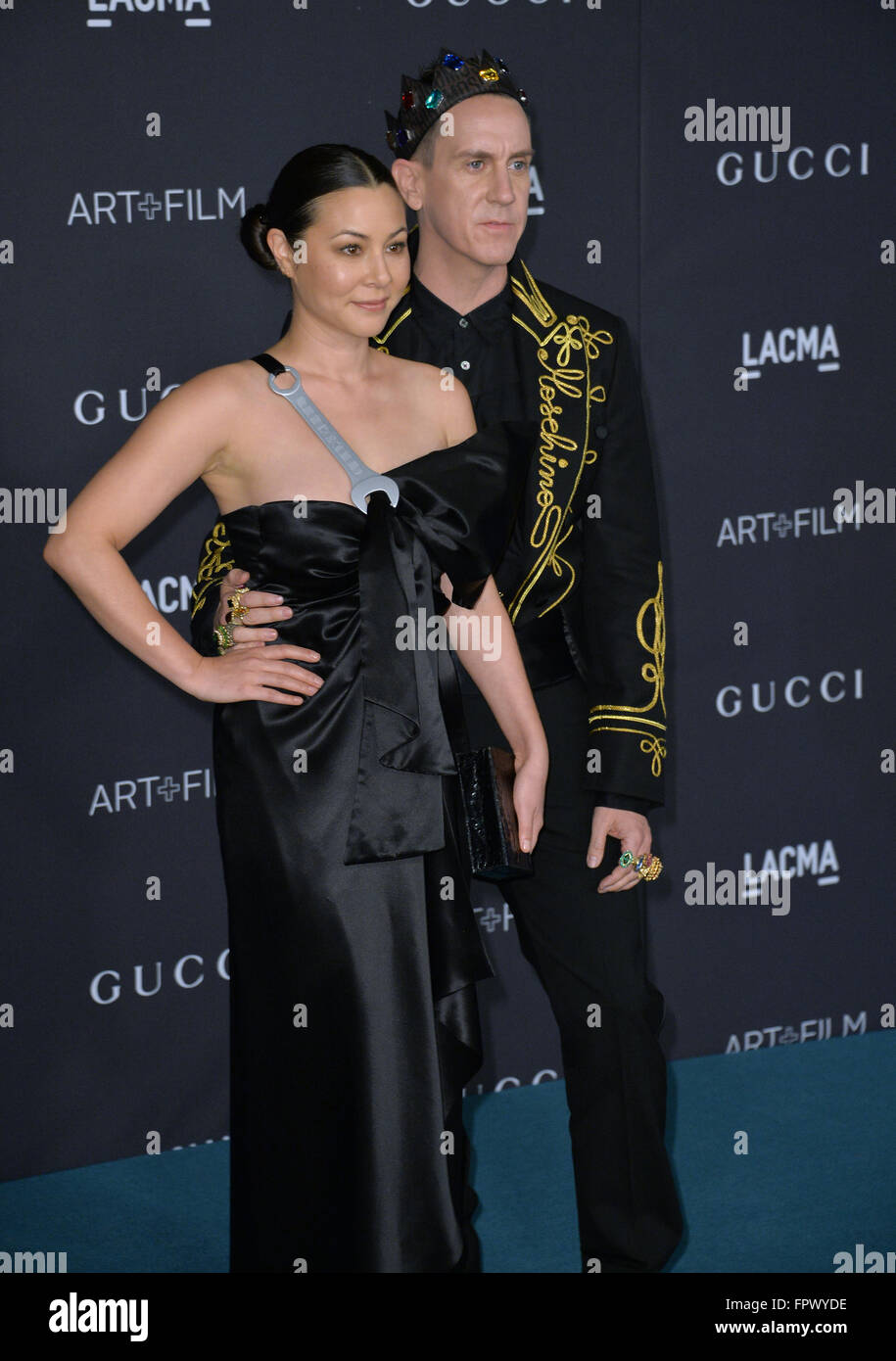 LOS ANGELES, CA - 7 Novembre 2015: Cina Chow & Jeremy Scott al 2015 LACMA Art + Film Gala presso il Los Angeles County Museum of Art. Foto Stock