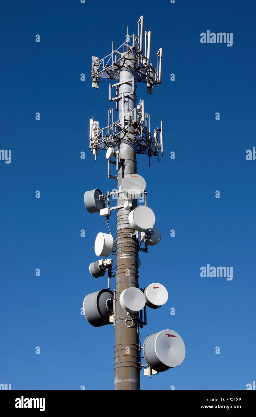 Una torre di telecomunicazioni Foto Stock