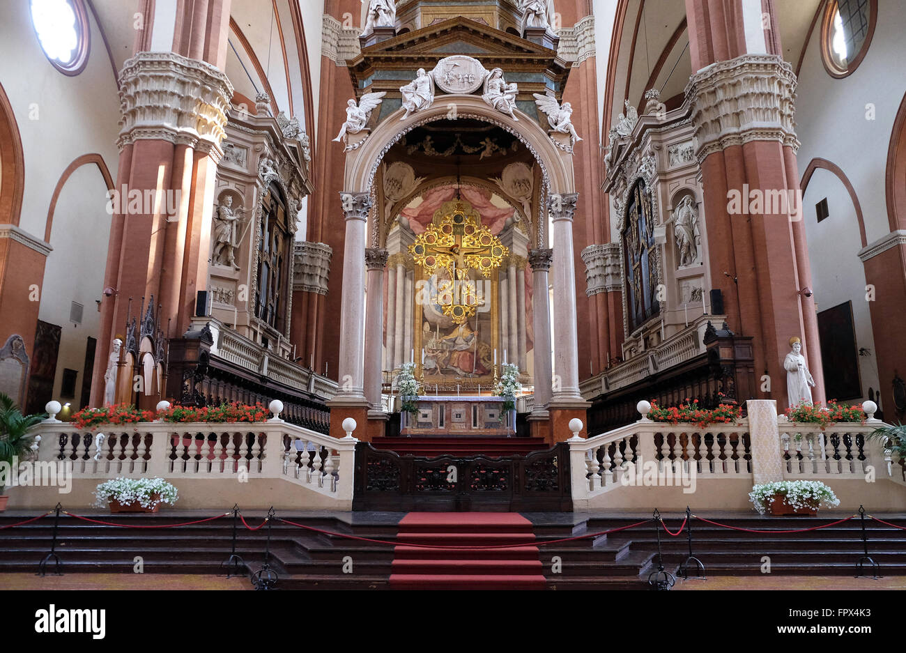 Altare Maggiore della Basilica di San Petronio, enorme e bella