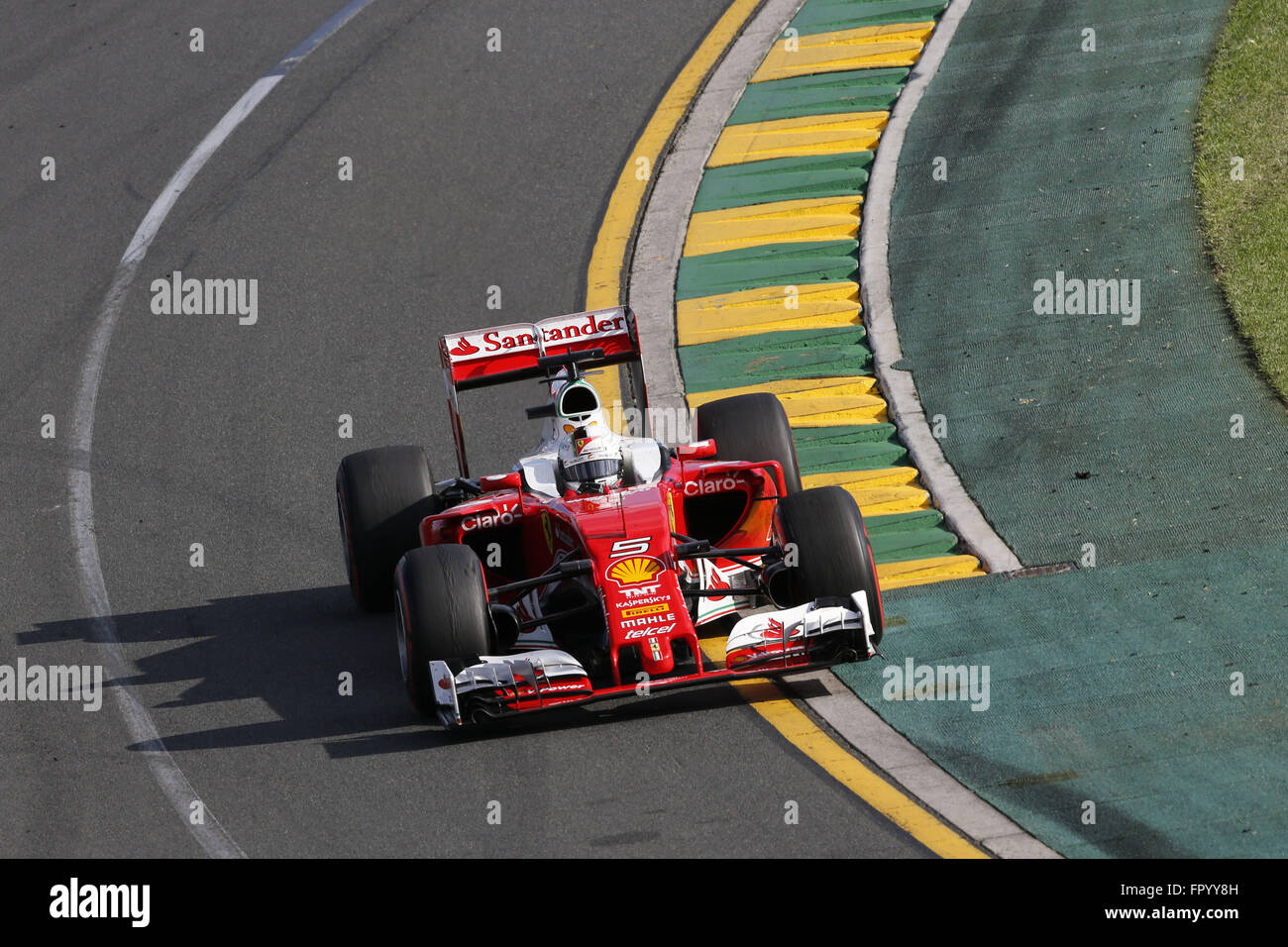 Melbourne, Australia. 20 Mar, 2016. SEBASTIAN VETTEL della Germania e la Scuderia Ferrari rigidi durante il 2016 Formula 1 Australian Grand Prix all'Albert Park, circuito di Melbourne, Australia. © Daniele Paglino/ZUMA filo/Alamy Live News Foto Stock
