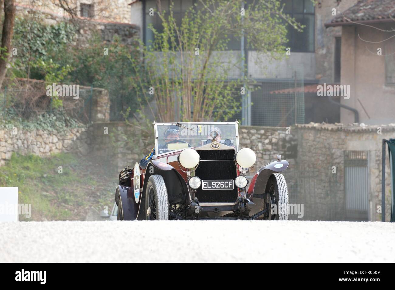 Brescia, Italia. Xix marzo, 2016. Una OM Superba, costruito nel 1926, prende parte al trofeo Foresti alla Mille Miglia del museo. Roberto Cerruti/Alamy Live News Foto Stock
