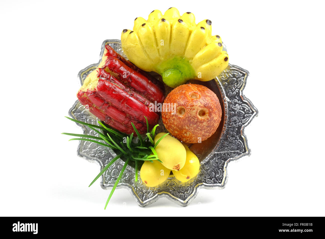 La scultura frutto nel vassoio per il sacrificio per il vagabondaggio spirito Foto Stock